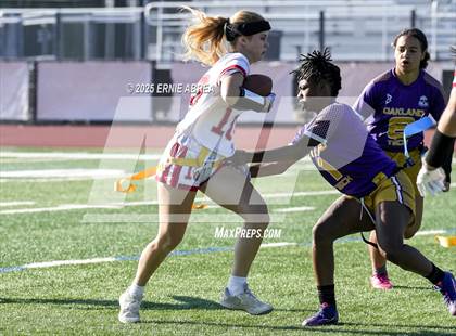 Thumbnail 3 in Oakland Tech vs. Burlingame (Green and Gold Invitational-SRVHS) photogallery.