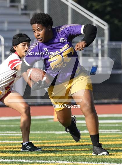 Thumbnail 1 in Oakland Tech vs. Burlingame (Green and Gold Invitational-SRVHS) photogallery.