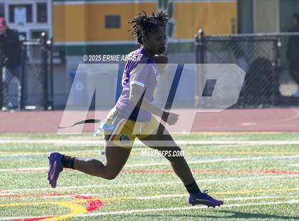 Thumbnail 2 in Oakland Tech vs. Burlingame (Green and Gold Invitational-SRVHS) photogallery.