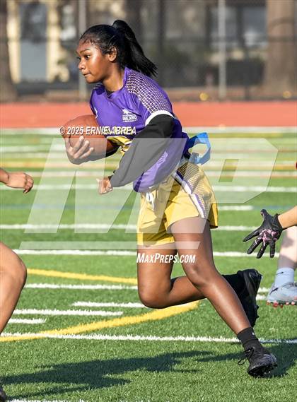 Thumbnail 2 in Oakland Tech vs. Burlingame (Green and Gold Invitational-SRVHS) photogallery.