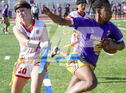 Thumbnail 3 in Oakland Tech vs. Burlingame (Green and Gold Invitational-SRVHS) photogallery.