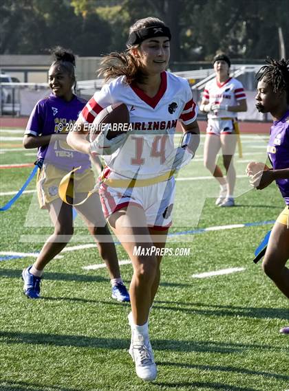 Thumbnail 3 in Oakland Tech vs. Burlingame (Green and Gold Invitational-SRVHS) photogallery.