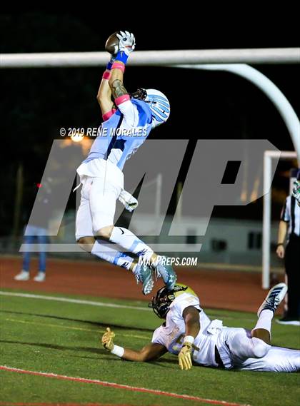 Thumbnail 1 in Muir @ Crescenta Valley photogallery.