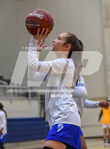 Thumbnail 1 in MacArthur [Douglas] vs Brennan (NISD Basketball Tournament) photogallery.