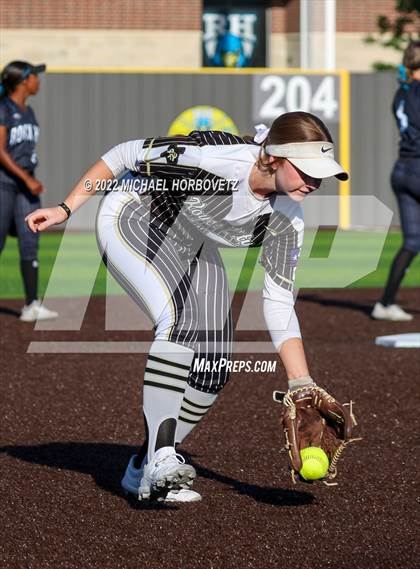 Thumbnail 3 in Royse City @ Rock Hill (UIL 5A Regional Final) photogallery.