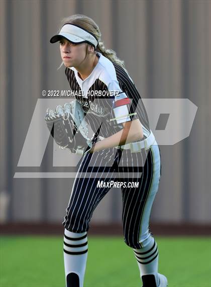 Thumbnail 1 in Royse City @ Rock Hill (UIL 5A Regional Final) photogallery.