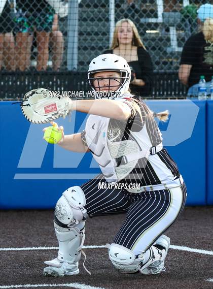 Thumbnail 3 in Royse City @ Rock Hill (UIL 5A Regional Final) photogallery.