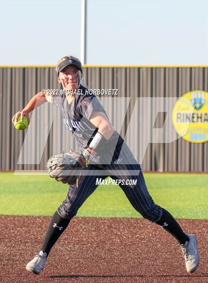 Thumbnail 2 in Royse City @ Rock Hill (UIL 5A Regional Final) photogallery.