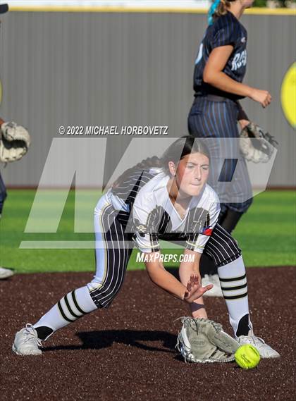 Thumbnail 3 in Royse City @ Rock Hill (UIL 5A Regional Final) photogallery.