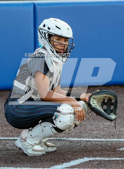 Thumbnail 2 in Royse City @ Rock Hill (UIL 5A Regional Final) photogallery.