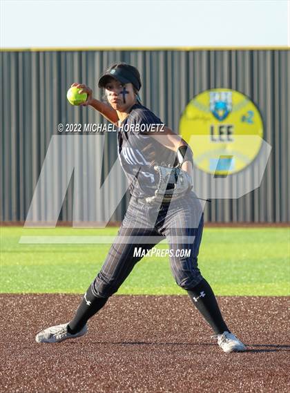 Thumbnail 3 in Royse City @ Rock Hill (UIL 5A Regional Final) photogallery.