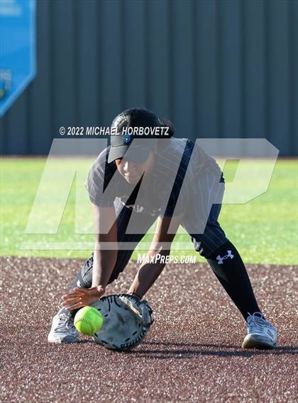 Thumbnail 1 in Royse City @ Rock Hill (UIL 5A Regional Final) photogallery.