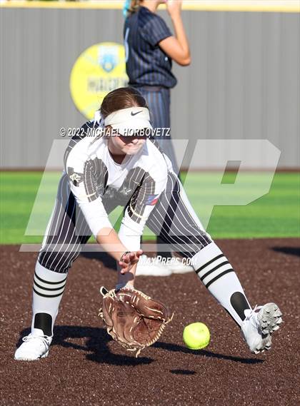 Thumbnail 1 in Royse City @ Rock Hill (UIL 5A Regional Final) photogallery.