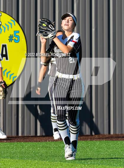 Thumbnail 2 in Royse City @ Rock Hill (UIL 5A Regional Final) photogallery.