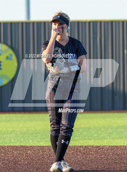 Thumbnail 1 in Royse City @ Rock Hill (UIL 5A Regional Final) photogallery.