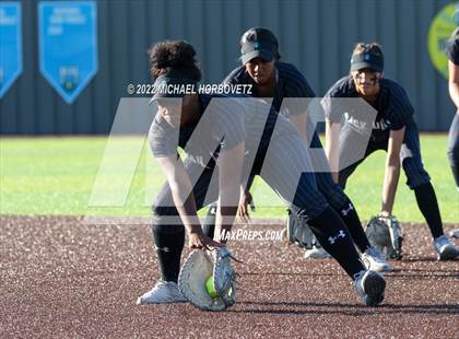 Thumbnail 2 in Royse City @ Rock Hill (UIL 5A Regional Final) photogallery.