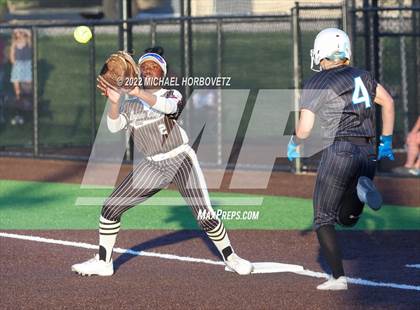 Thumbnail 1 in Royse City @ Rock Hill (UIL 5A Regional Final) photogallery.