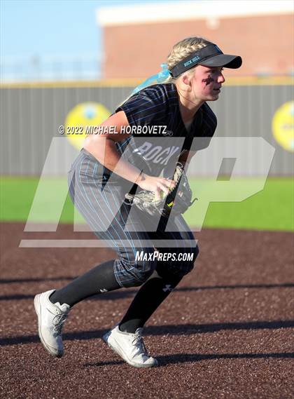 Thumbnail 2 in Royse City @ Rock Hill (UIL 5A Regional Final) photogallery.