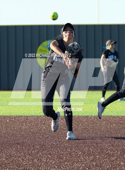 Thumbnail 2 in Royse City @ Rock Hill (UIL 5A Regional Final) photogallery.