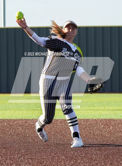 Thumbnail 3 in Royse City @ Rock Hill (UIL 5A Regional Final) photogallery.