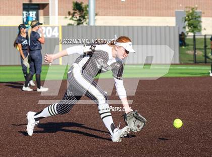 Thumbnail 2 in Royse City @ Rock Hill (UIL 5A Regional Final) photogallery.