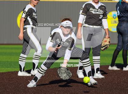 Thumbnail 3 in Royse City @ Rock Hill (UIL 5A Regional Final) photogallery.