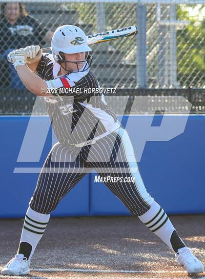 Thumbnail 2 in Royse City @ Rock Hill (UIL 5A Regional Final) photogallery.