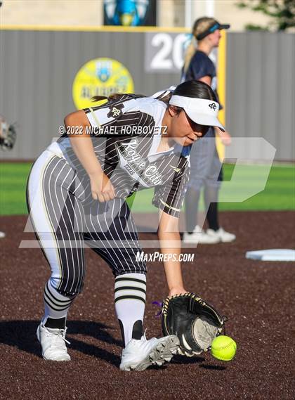Thumbnail 1 in Royse City @ Rock Hill (UIL 5A Regional Final) photogallery.