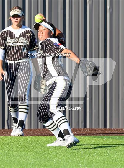 Thumbnail 3 in Royse City @ Rock Hill (UIL 5A Regional Final) photogallery.