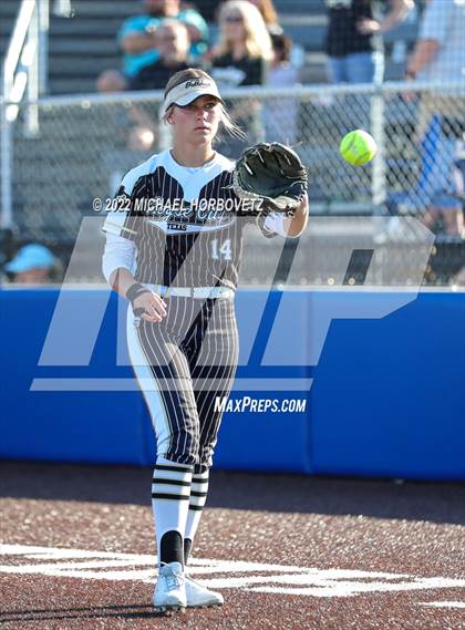 Thumbnail 3 in Royse City @ Rock Hill (UIL 5A Regional Final) photogallery.