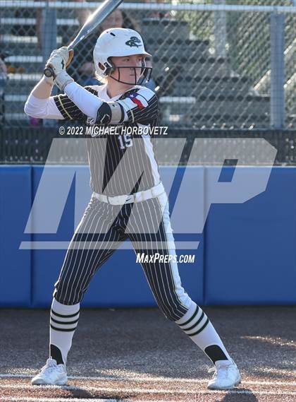 Thumbnail 2 in Royse City @ Rock Hill (UIL 5A Regional Final) photogallery.