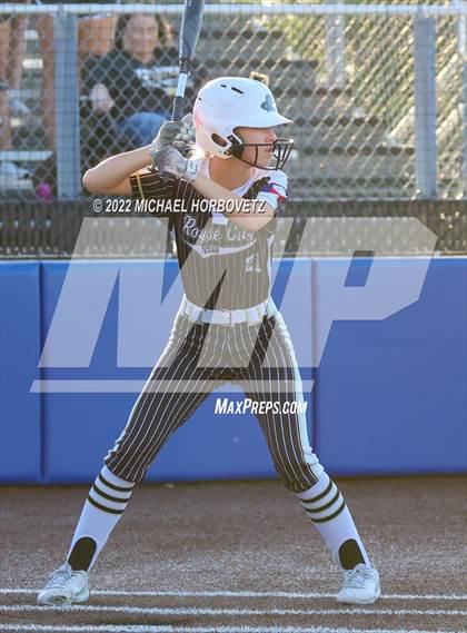 Thumbnail 3 in Royse City @ Rock Hill (UIL 5A Regional Final) photogallery.