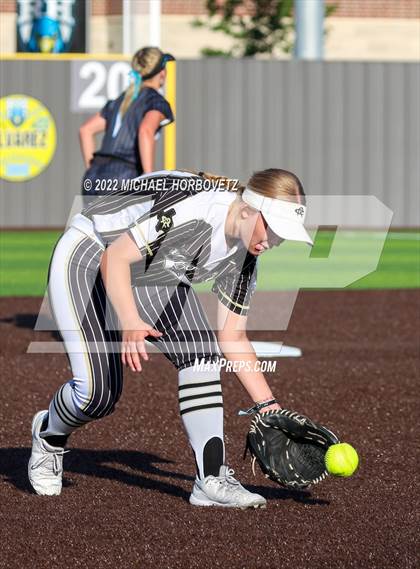 Thumbnail 3 in Royse City @ Rock Hill (UIL 5A Regional Final) photogallery.