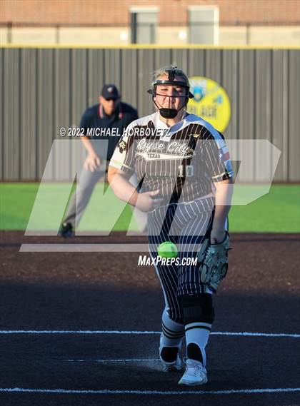Thumbnail 1 in Royse City @ Rock Hill (UIL 5A Regional Final) photogallery.