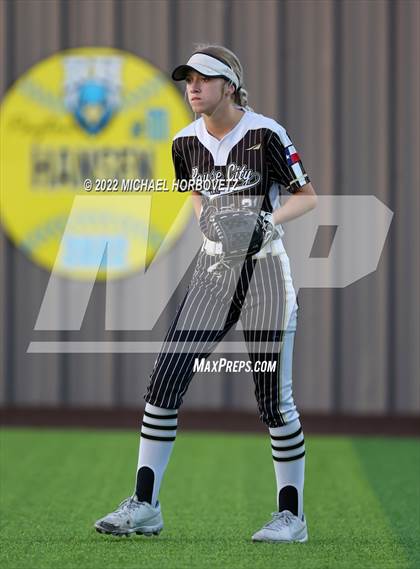 Thumbnail 2 in Royse City @ Rock Hill (UIL 5A Regional Final) photogallery.