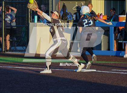 Thumbnail 2 in Royse City @ Rock Hill (UIL 5A Regional Final) photogallery.