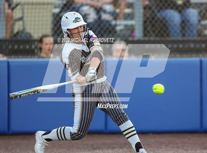 Thumbnail 2 in Royse City @ Rock Hill (UIL 5A Regional Final) photogallery.