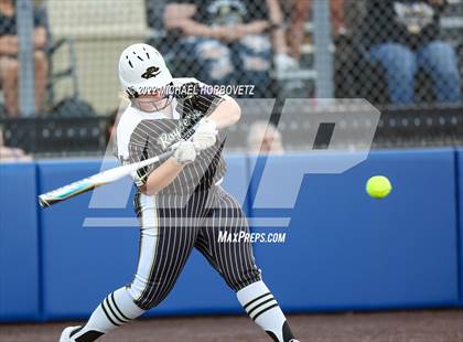 Thumbnail 2 in Royse City @ Rock Hill (UIL 5A Regional Final) photogallery.