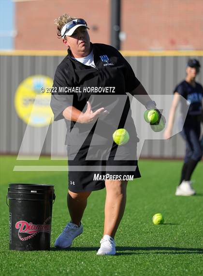 Thumbnail 2 in Royse City @ Rock Hill (UIL 5A Regional Final) photogallery.