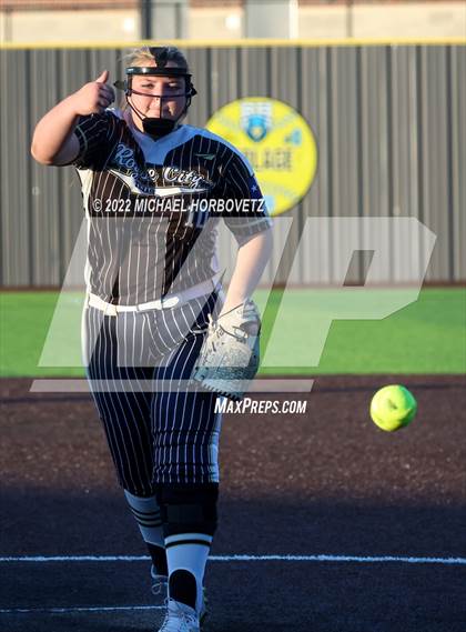 Thumbnail 3 in Royse City @ Rock Hill (UIL 5A Regional Final) photogallery.