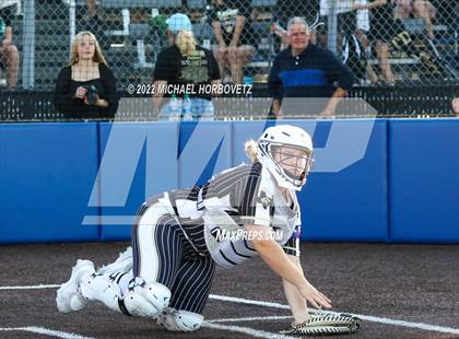 Thumbnail 2 in Royse City @ Rock Hill (UIL 5A Regional Final) photogallery.