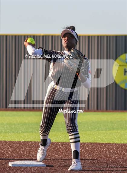 Thumbnail 3 in Royse City @ Rock Hill (UIL 5A Regional Final) photogallery.
