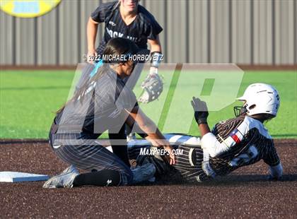 Thumbnail 2 in Royse City @ Rock Hill (UIL 5A Regional Final) photogallery.