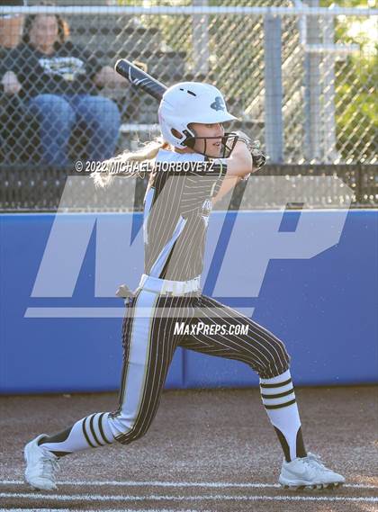 Thumbnail 3 in Royse City @ Rock Hill (UIL 5A Regional Final) photogallery.