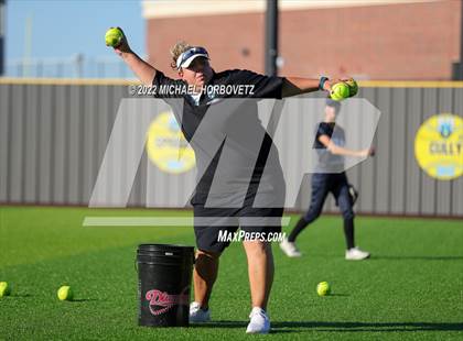 Thumbnail 1 in Royse City @ Rock Hill (UIL 5A Regional Final) photogallery.