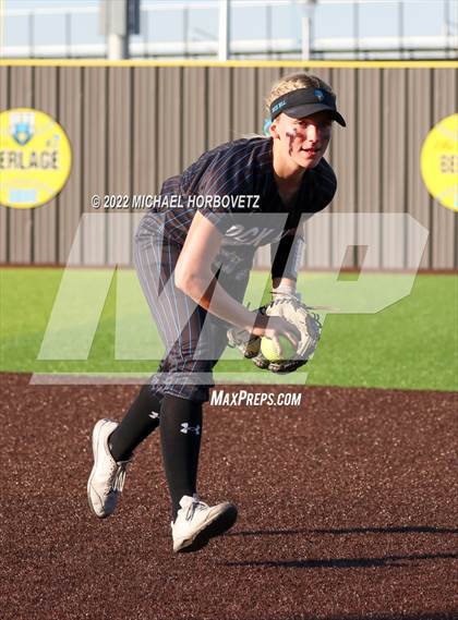 Thumbnail 2 in Royse City @ Rock Hill (UIL 5A Regional Final) photogallery.