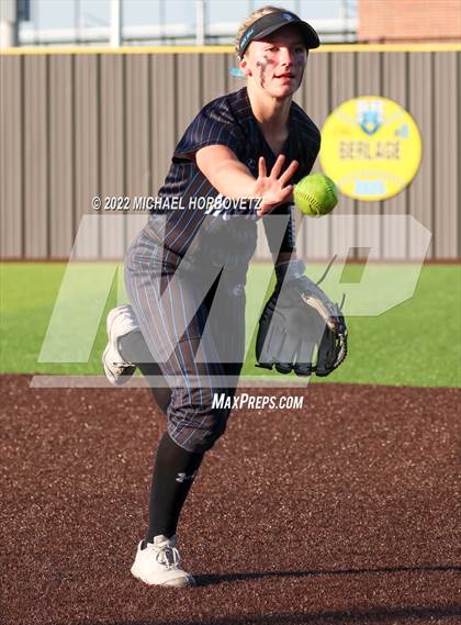 Thumbnail 3 in Royse City @ Rock Hill (UIL 5A Regional Final) photogallery.