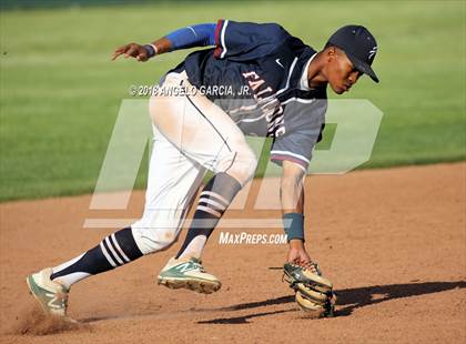 Thumbnail 2 in Freedom vs Deer Valley photogallery.