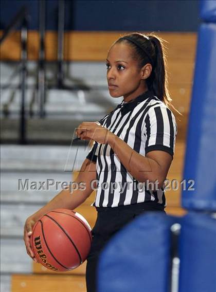 Thumbnail 2 in Vanden vs. Sacramento (CIF SJS D3 Playoffs) photogallery.