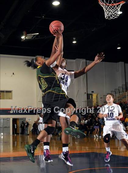 Thumbnail 3 in Vanden vs. Sacramento (CIF SJS D3 Playoffs) photogallery.